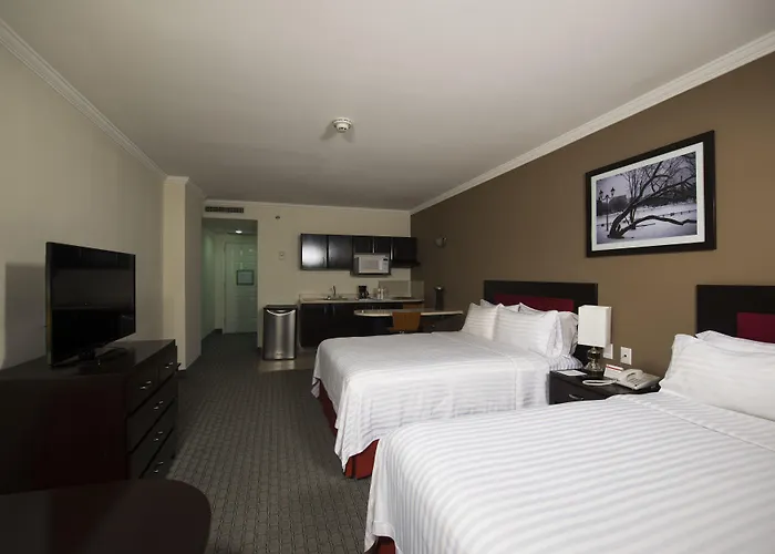 Hotel Ramada By Wyndham Cdmx Perinorte 3*