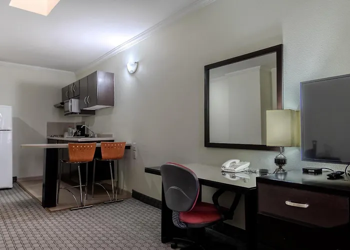 Ramada By Wyndham Cdmx Perinorte 3*